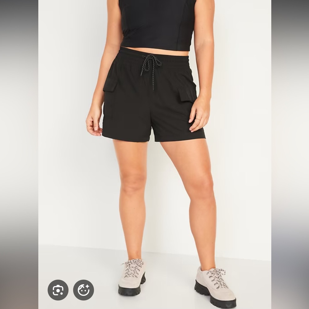 NWT Old Navy High-Waisted StretchTech Cargo Shorts 5-inch inseam